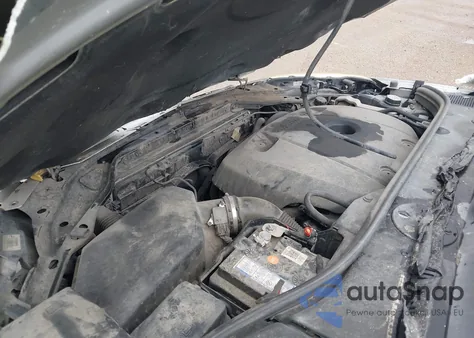 2016 Volvo Xc60 T5 Drive-E Platinum z USA, uszkodzony, nr VIN YV440MDM7G2785649